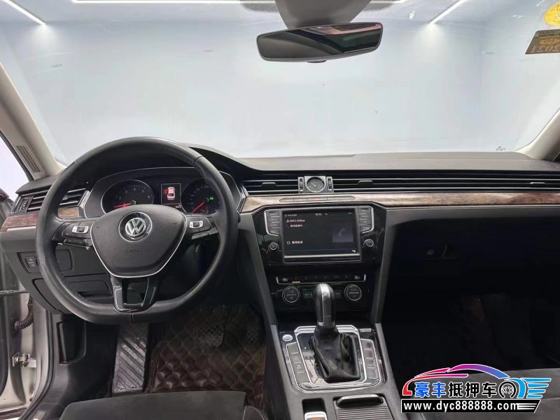 17年大众迈腾轿车抵押车出售