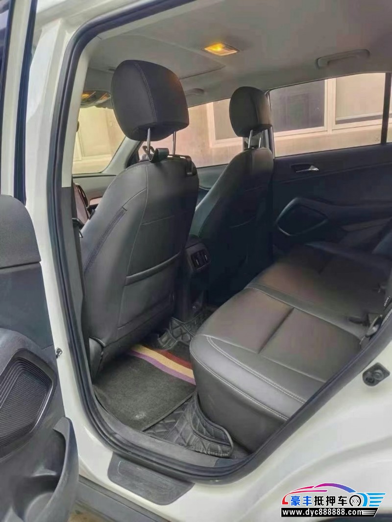 22年现代ix35轿车抵押车出售