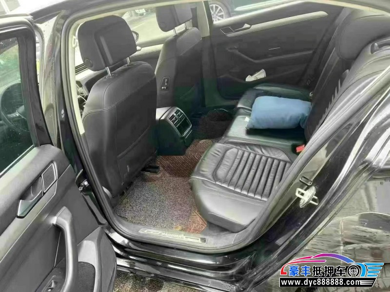 17年大众迈腾轿车抵押车出售