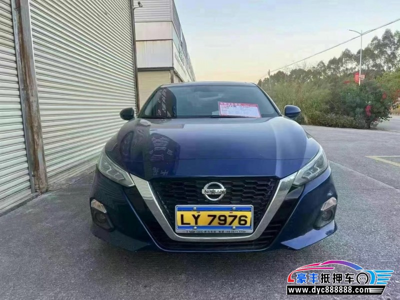 22年日产天籁轿车抵押车出售