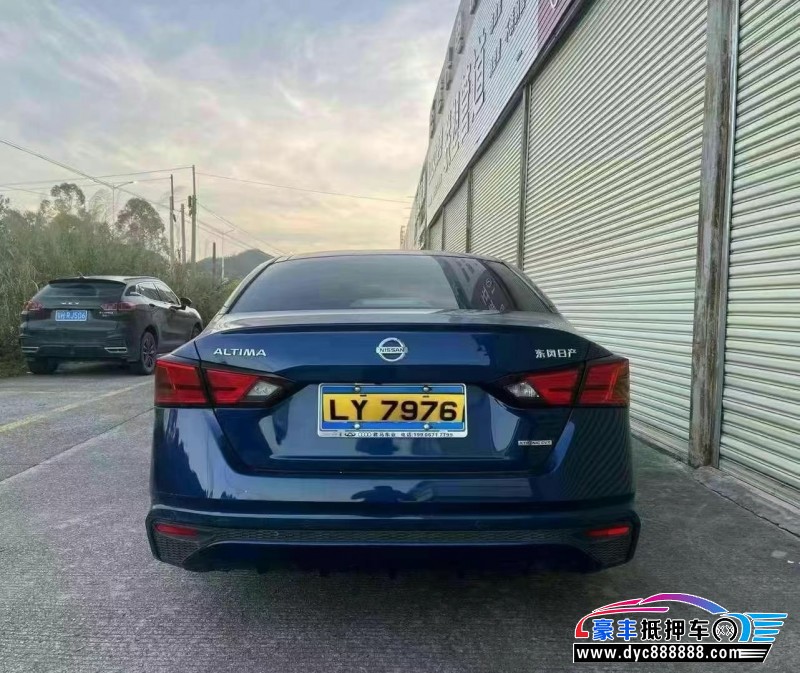 22年日产天籁轿车抵押车出售