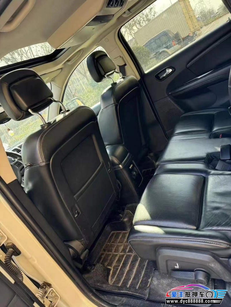 14年道奇酷威轿车抵押车出售