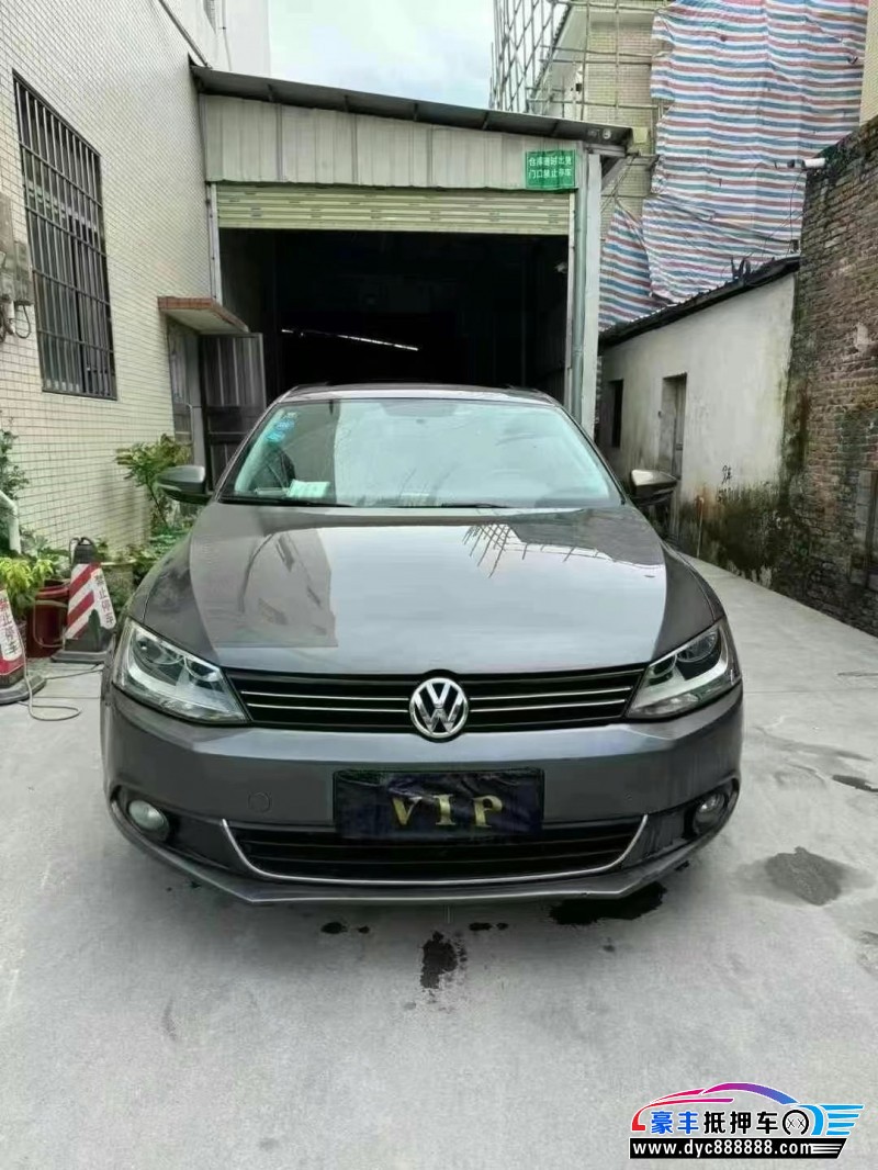 16年大众速腾轿车抵押车出售