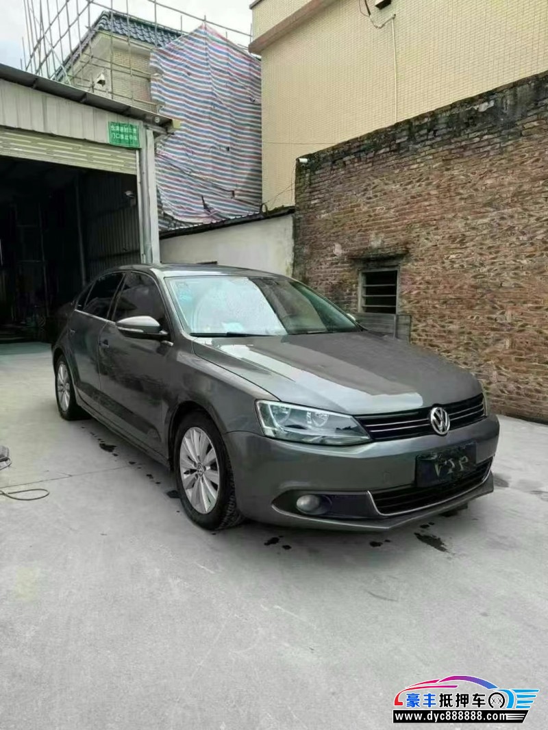 16年大众速腾轿车抵押车出售