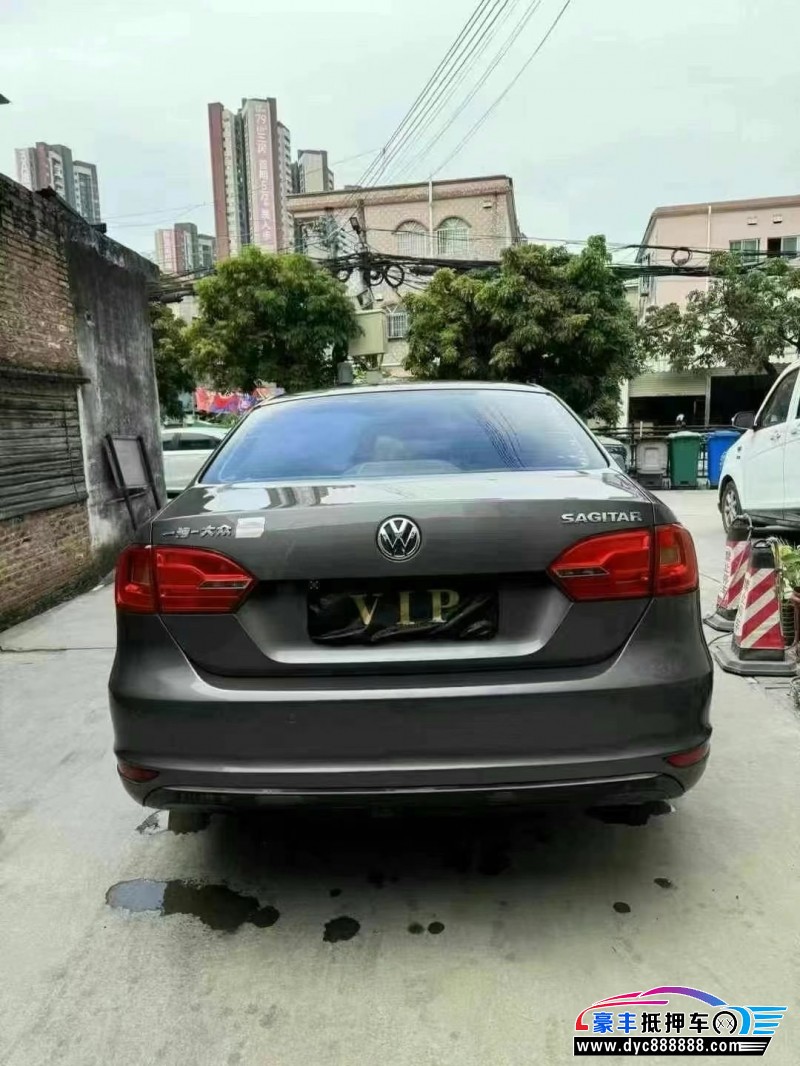 16年大众速腾轿车抵押车出售