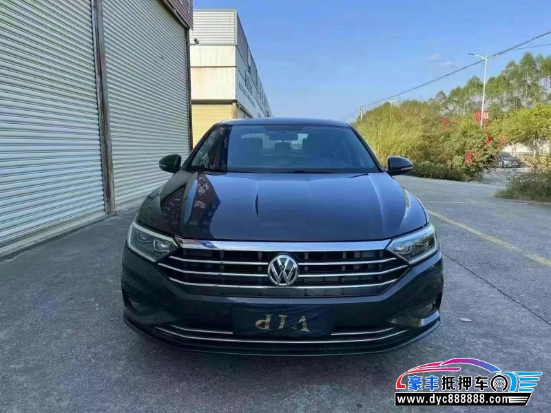 19年大众速腾轿车抵押车出售