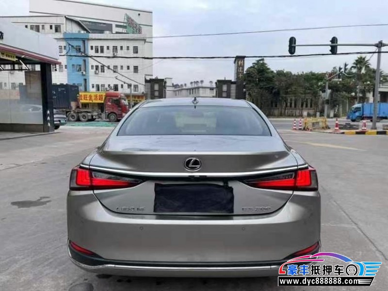19年雷克萨斯ES轿车抵押车出售