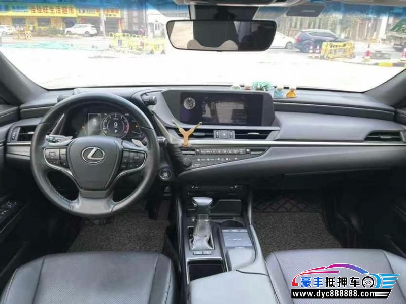 19年雷克萨斯ES轿车抵押车出售