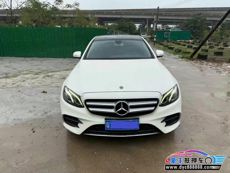 18年奔驰C轿车抵押车出售