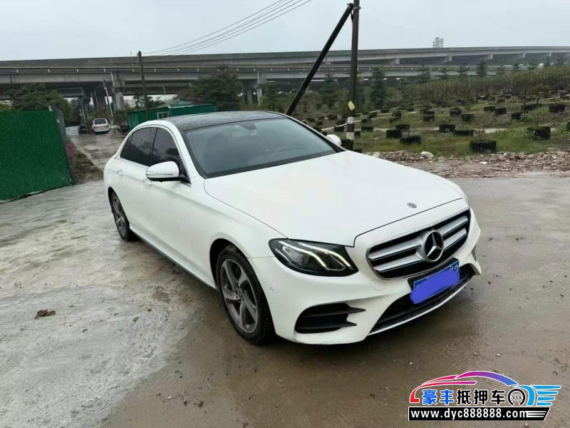 18年奔驰C轿车抵押车出售