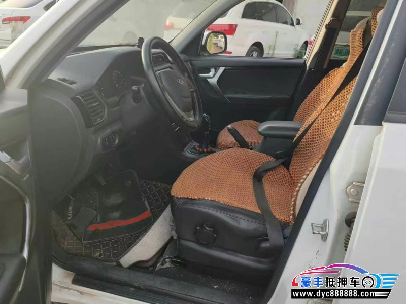 18年奇瑞瑞虎3轿车抵押车出售