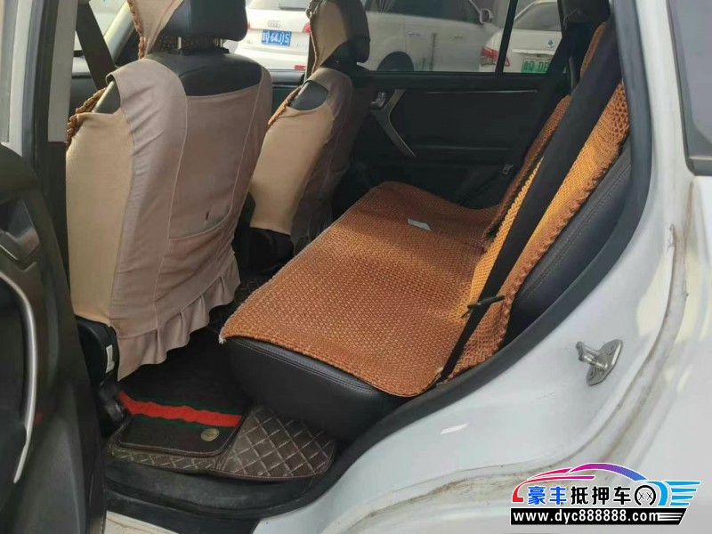 18年奇瑞瑞虎3轿车抵押车出售