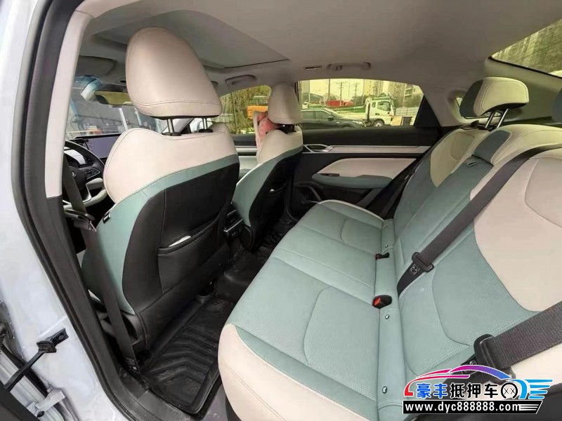 22年吉利帝豪轿车抵押车出售