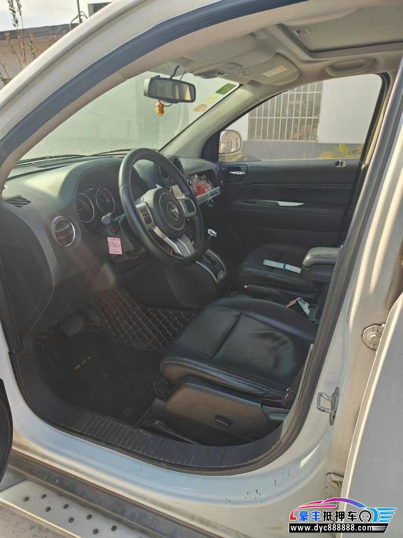 14年Jeep指南者轿车抵押车出售