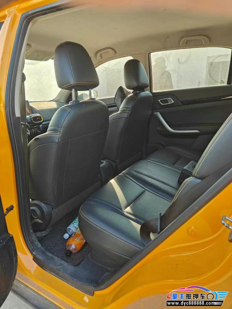 17年东风风神AX4轿车抵押车出售