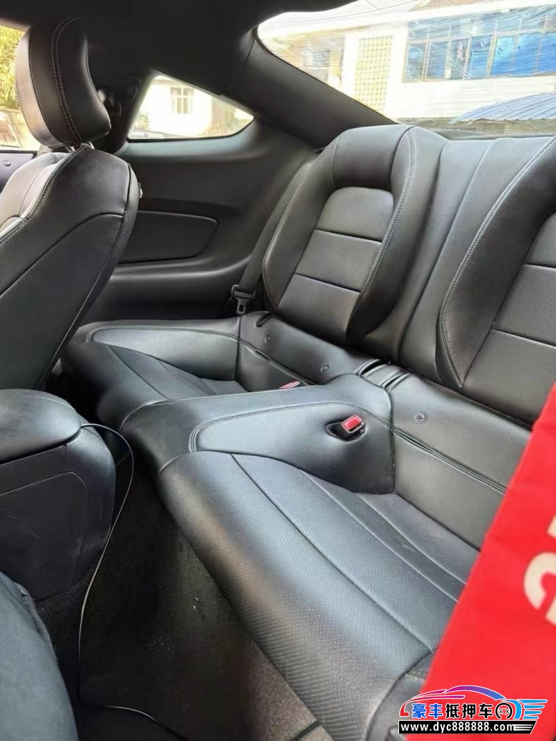 16年福特野马轿车抵押车出售