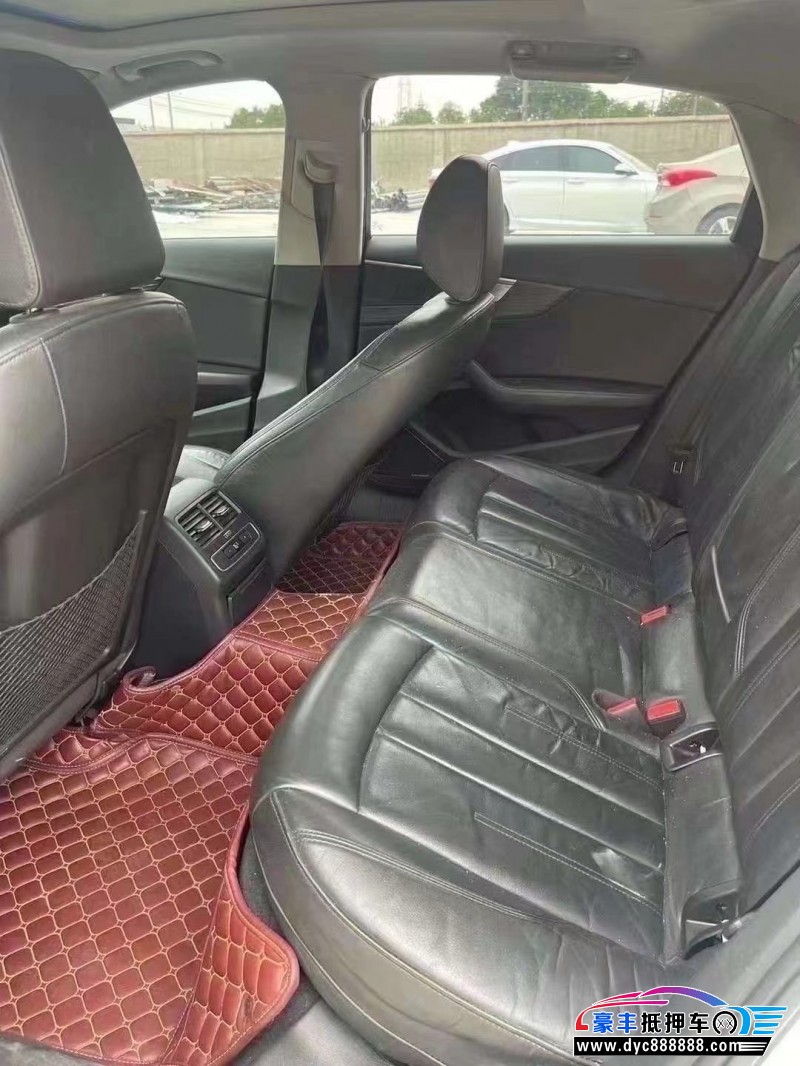 18年奥迪A4轿车抵押车出售