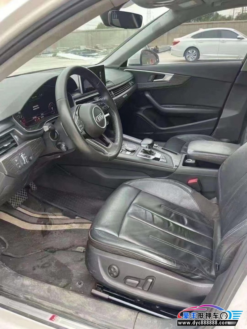 18年奥迪A4轿车抵押车出售