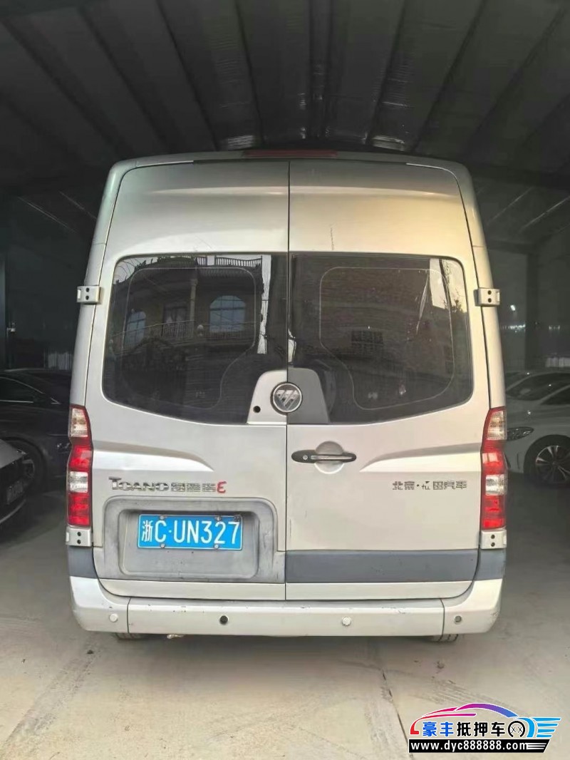 16年福田图雅诺轿车抵押车出售