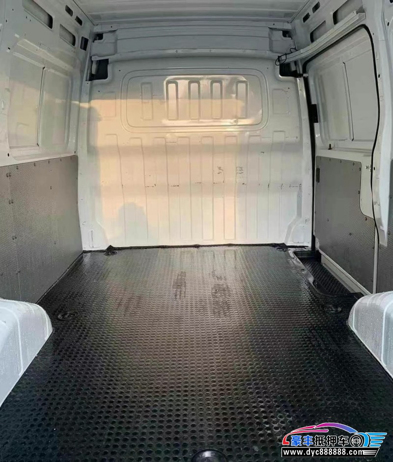 24年上汽大通V80轿车抵押车出售