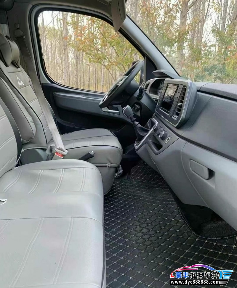 24年上汽大通V80轿车抵押车出售