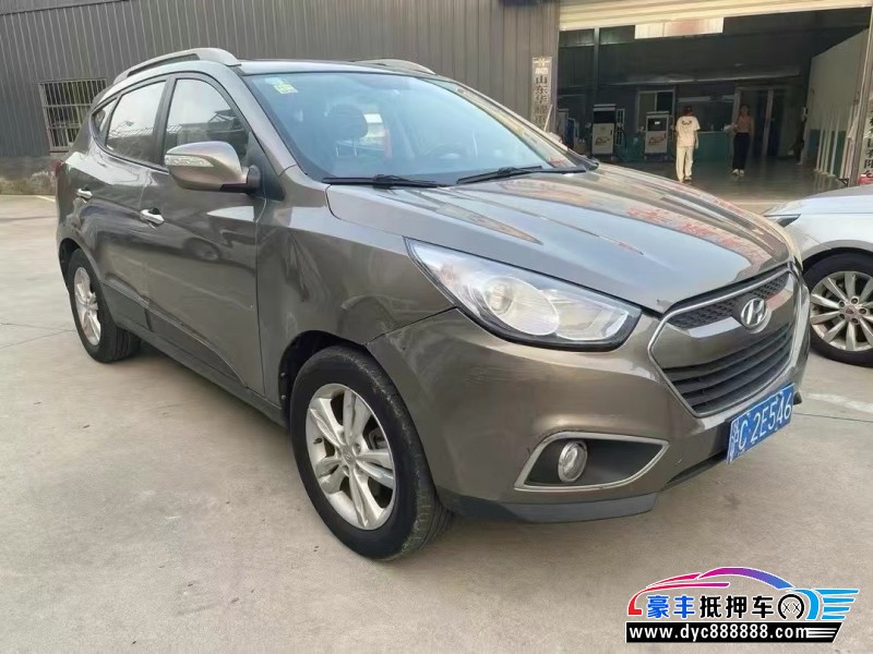13年现代ix35轿车抵押车出售