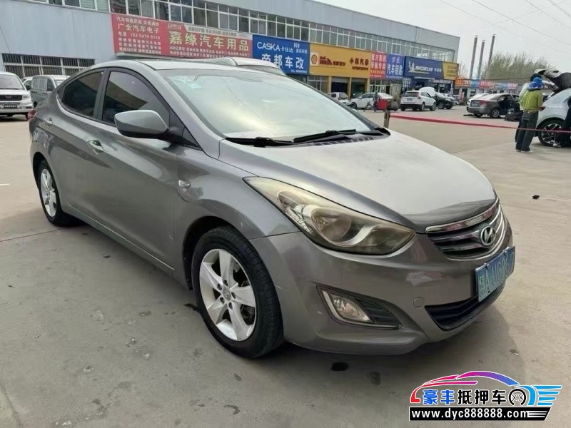 13年现代朗动轿车抵押车出售