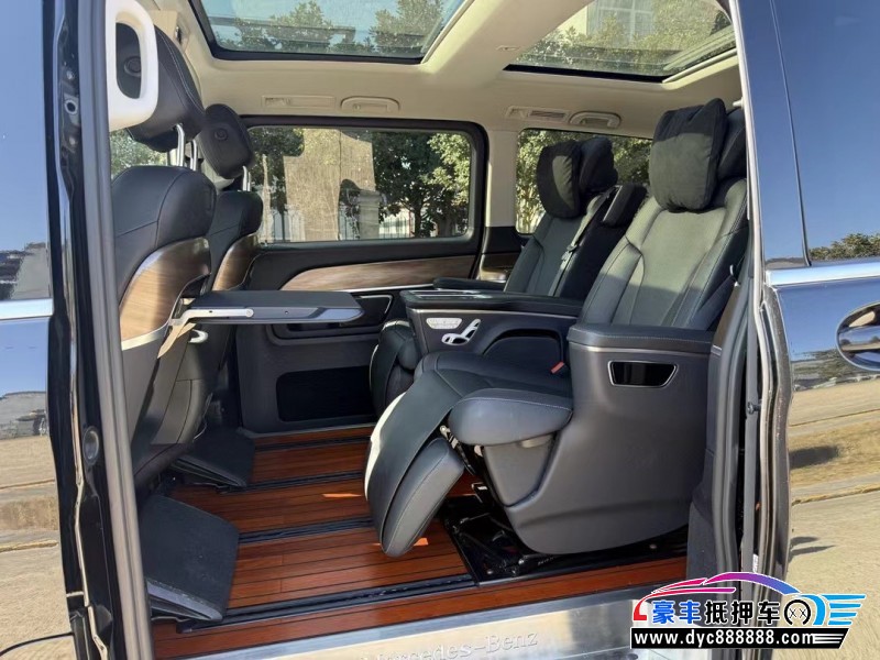 23年奔驰V轿车抵押车出售