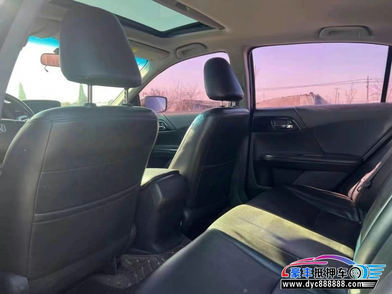 16年本田雅阁轿车抵押车出售