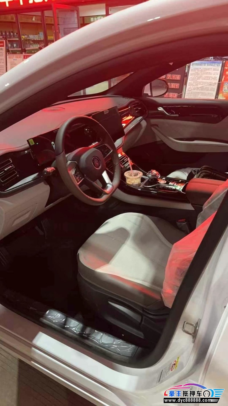 24年比亚迪秦轿车抵押车出售