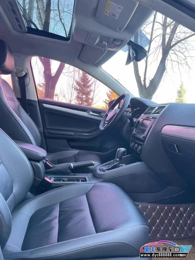 18年大众速腾轿车抵押车出售