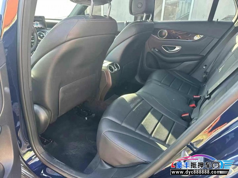 18年奔驰GLC轿车抵押车出售