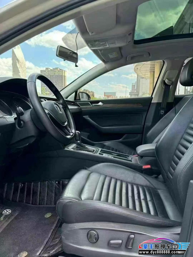 17年大众迈腾轿车抵押车出售