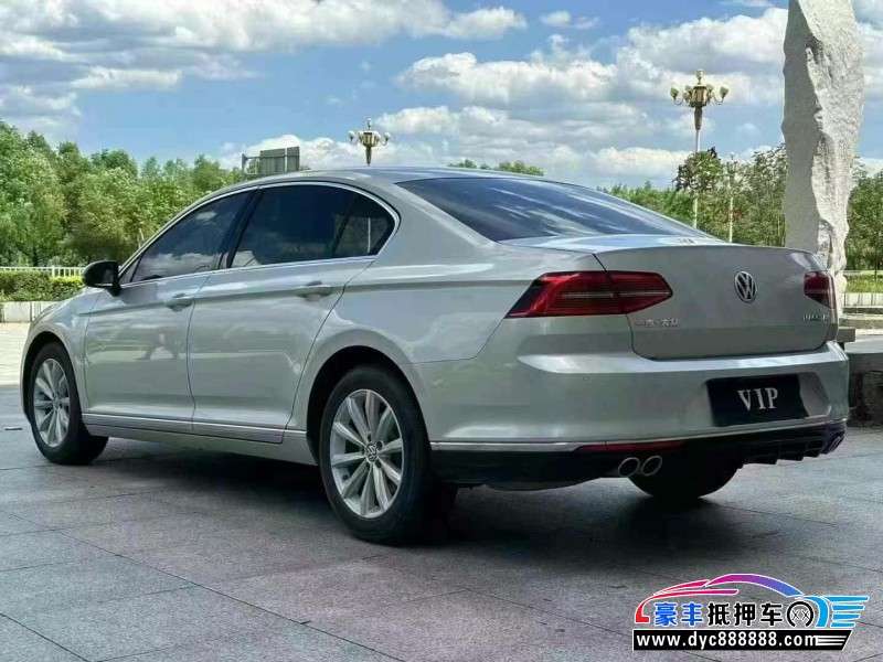 17年大众迈腾轿车抵押车出售