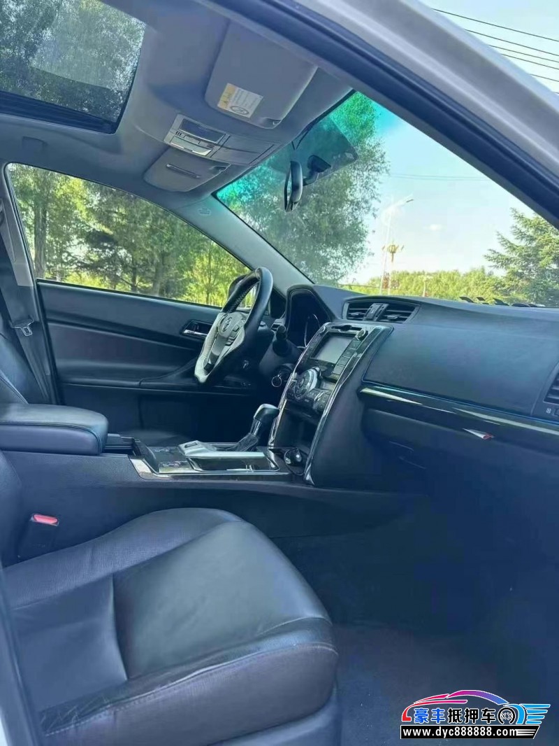 17年丰田锐志轿车抵押车出售