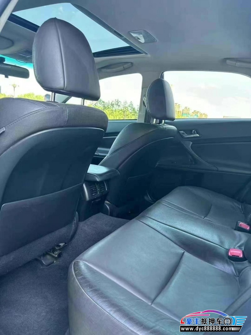 17年丰田锐志轿车抵押车出售