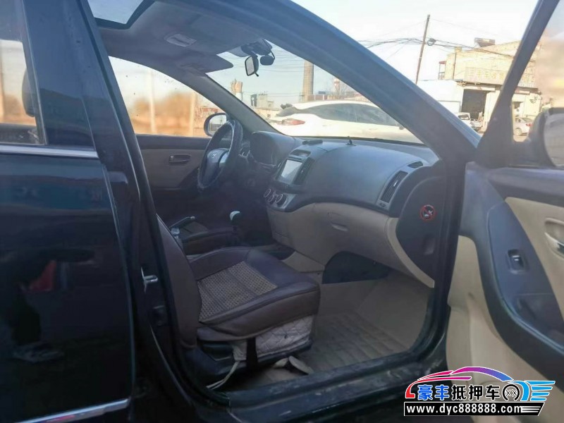 09年现代悦动轿车抵押车出售