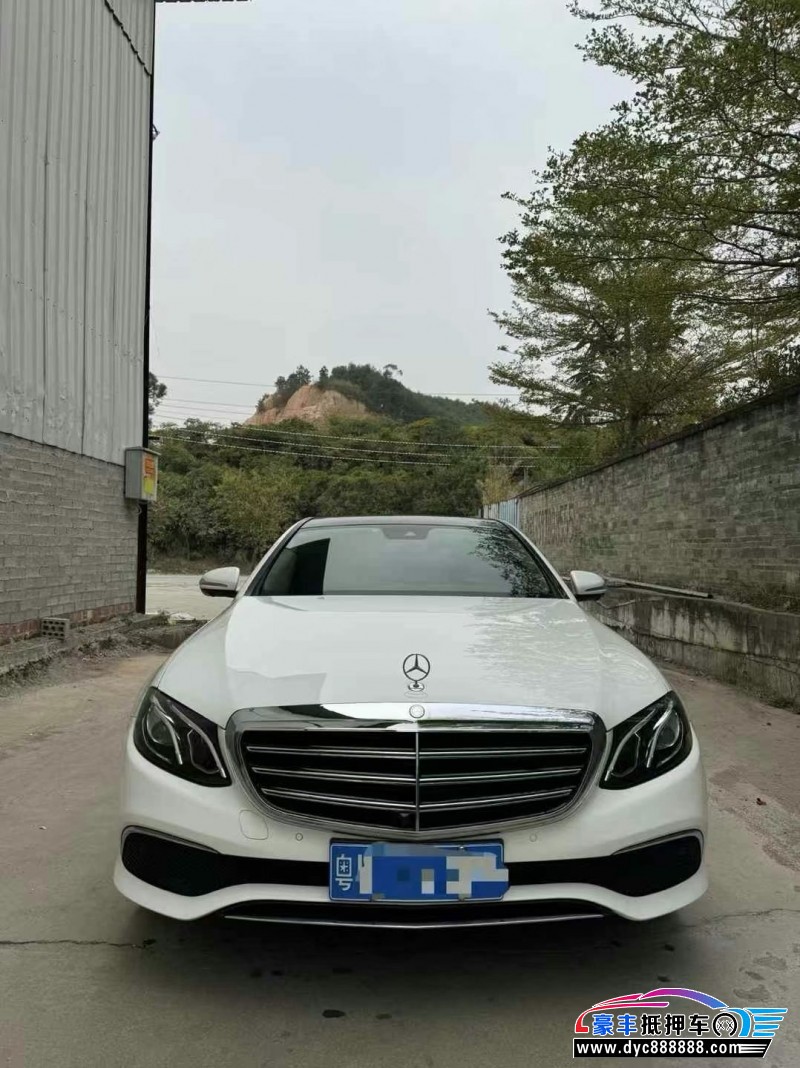 17年奔驰E轿车抵押车出售