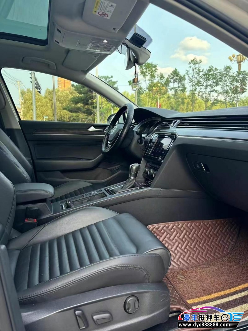 19年大众迈腾轿车抵押车出售