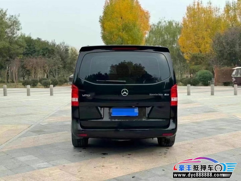 18年奔驰威霆轿车抵押车出售