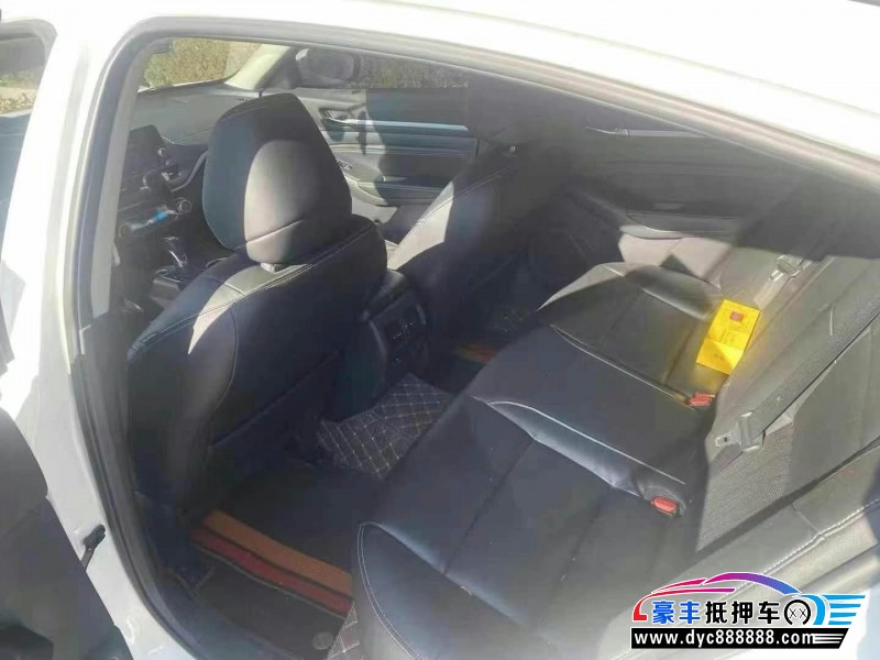 19年日产天籁轿车抵押车出售