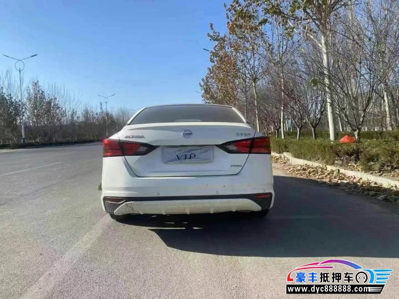 19年日产天籁轿车抵押车出售