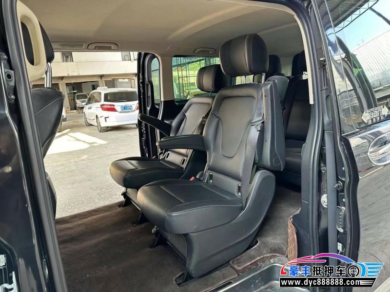 18年奔驰威霆轿车抵押车出售