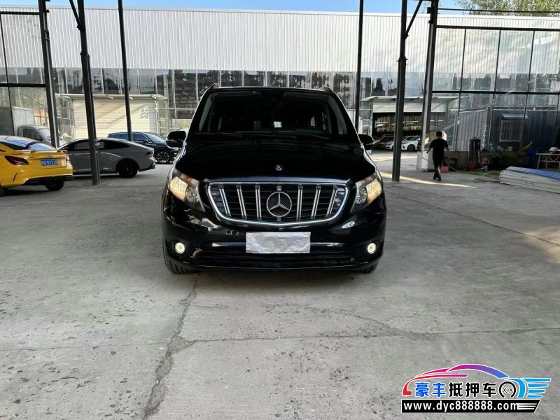 18年奔驰威霆轿车抵押车出售