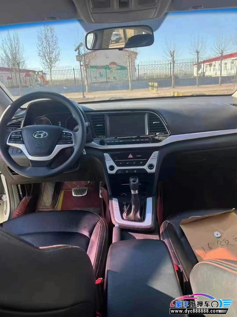 16年现代领动轿车抵押车出售