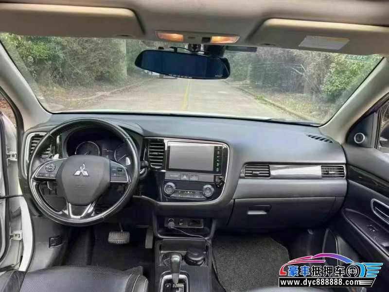 18年三菱欧蓝德SUV抵押车出售