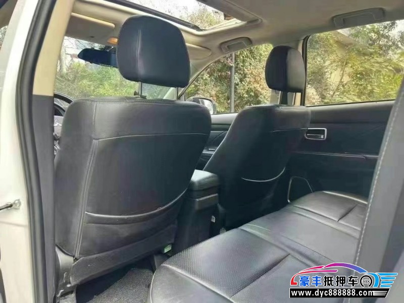 18年三菱欧蓝德SUV抵押车出售