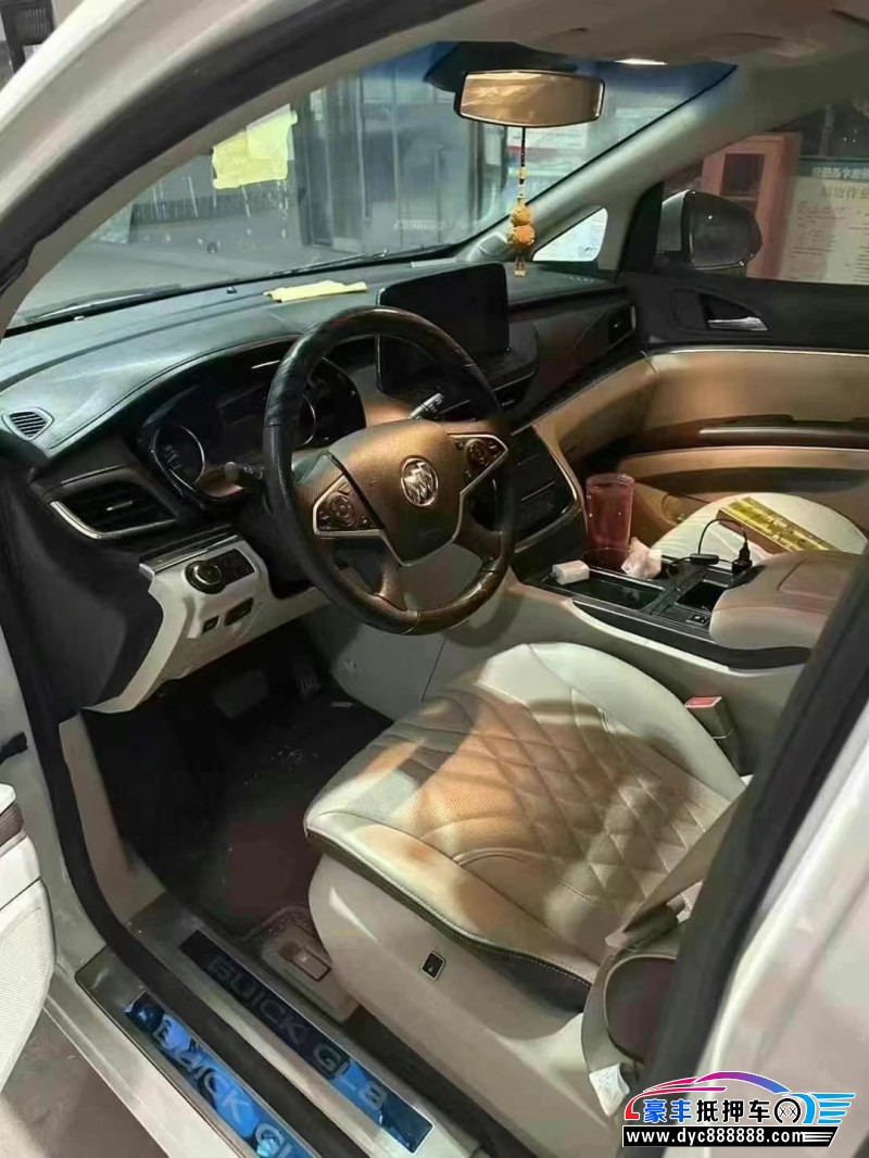 22年别克GL8轿车抵押车出售