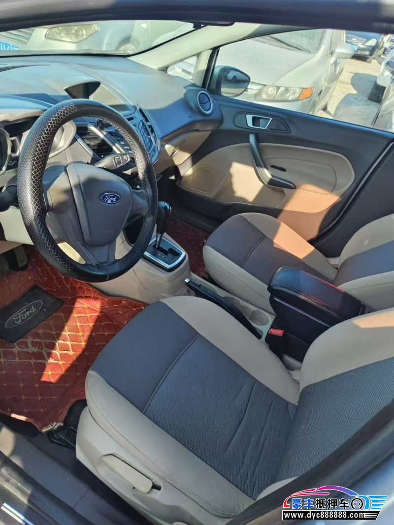 12年福特嘉年华轿车抵押车出售