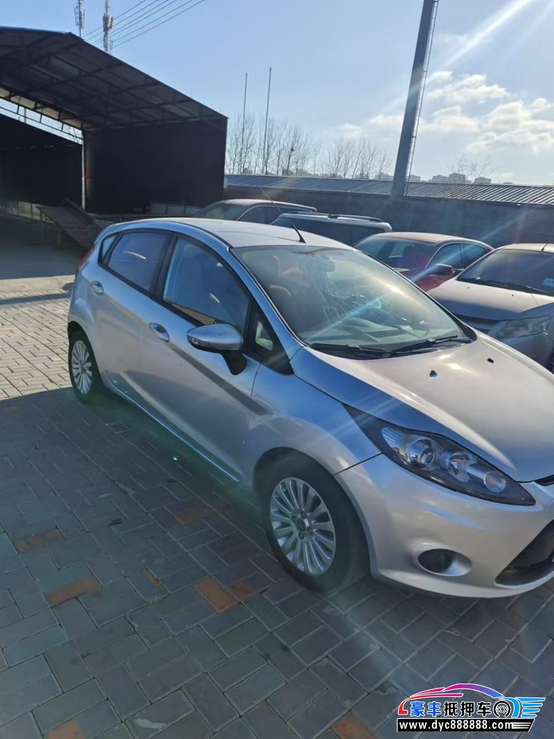 12年福特嘉年华轿车抵押车出售